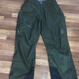 Mountain hardwear dryQ ski/snow pants. Final price